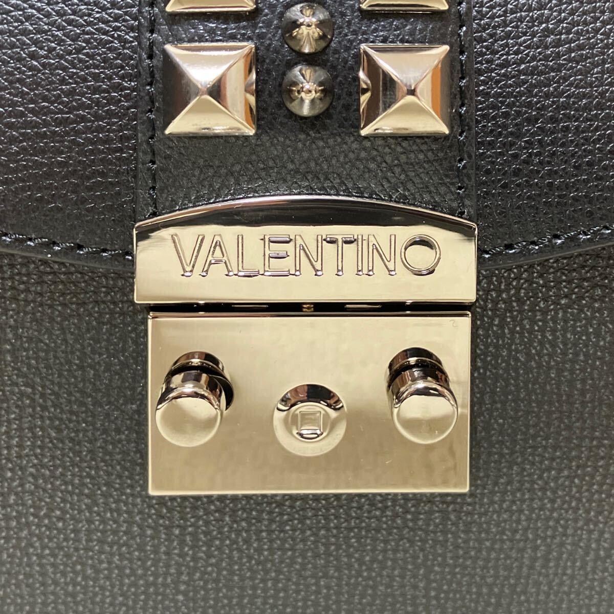 極美品 希少 VALENTINO ヴァレンティノ ヴァレンチノ レザー 極美品 希少 VALENTINO ヴァレンティノ ヴァレンチノ レザー