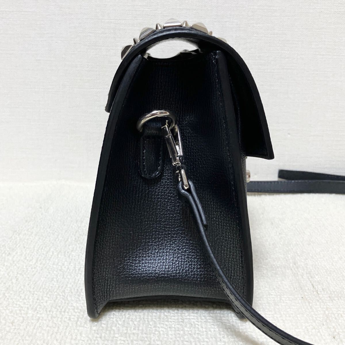 極美品 希少 VALENTINO ヴァレンティノ ヴァレンチノ レザー 極美品 希少 VALENTINO ヴァレンティノ ヴァレンチノ レザー