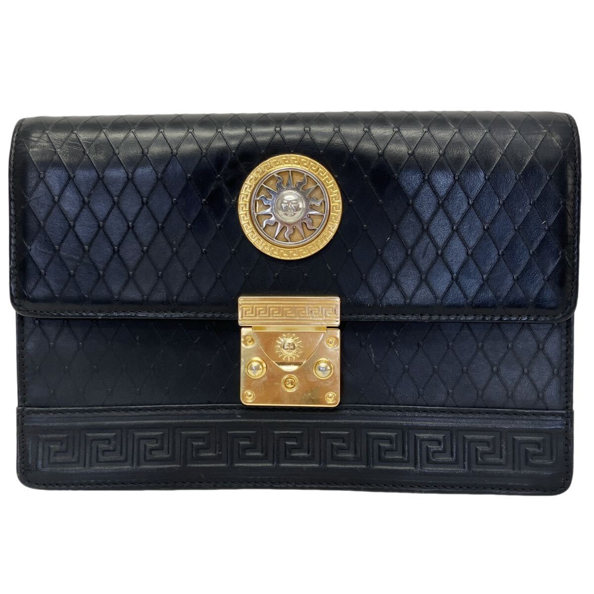 VERSACE サンバースト ロゴ ゴールド 金具 ロック レザー クラッチ バッグ セカンド グレカ キルティング ブラック イタリア ヴェルサーチ