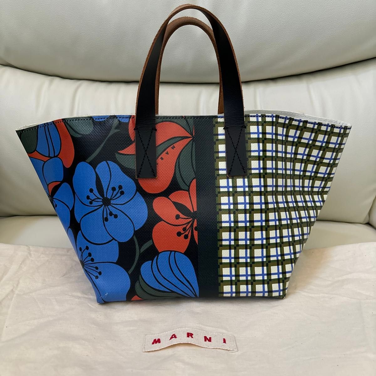MARNI マルニマーケット マルニフラワーカフェ トートバッグ MARNI マルニマーケット マルニフラワーカフェ トートバッグ