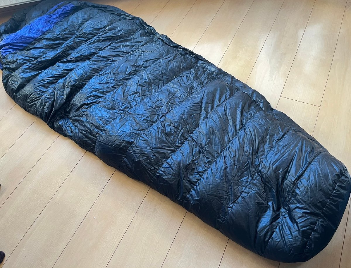人気ブランドを 3シーズンモデル 寝袋 シュラフ 登山 450Xショート エアー short X 450 Air ISUKA イスカ ■ -6度まで ★ アウトドア 青×黒 ダウン マミー型シュラフ