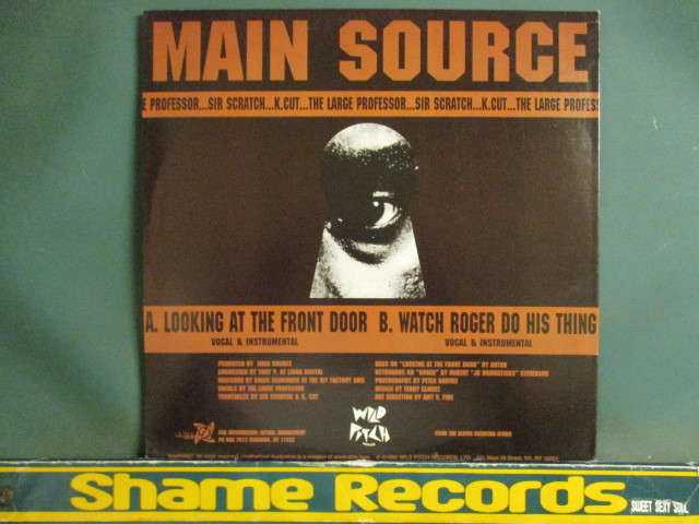 Main Source ： Looking At The Front Door 12'' c/w Watch Roger Do His Thing // 5点で送料無料_画像2