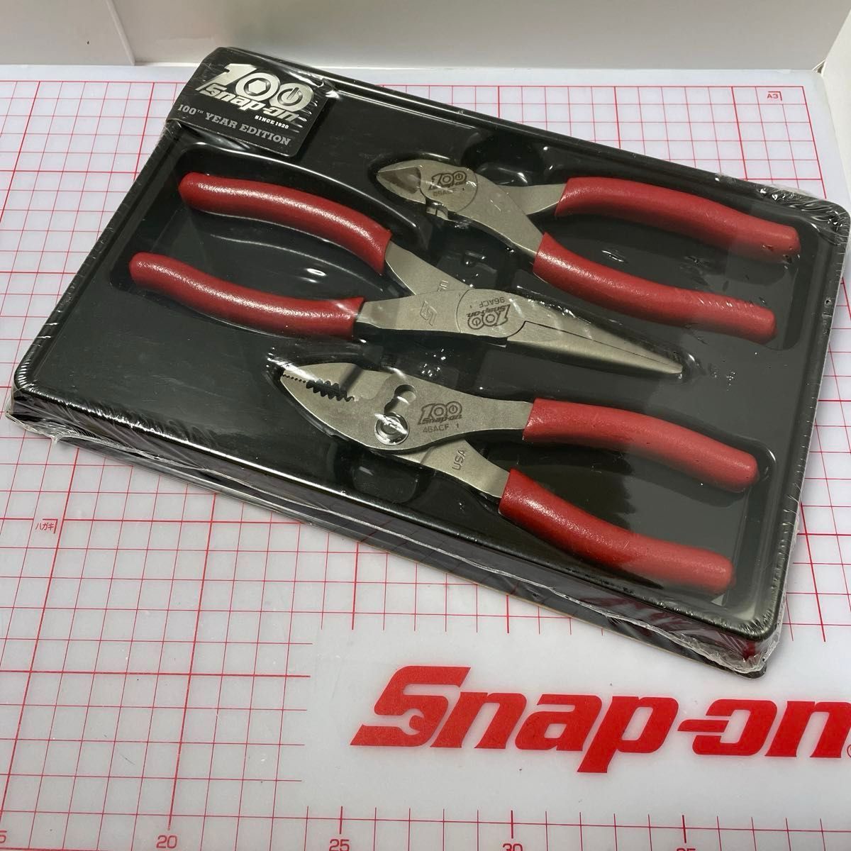 SNAP-ON 100周年アニバーサリー プライヤーセット (レッド SNAP-ON 100周年アニバーサリー プライヤーセット (レッド