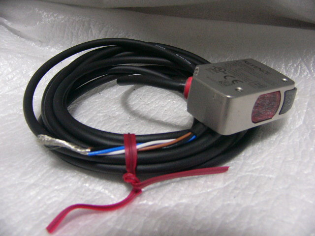 ☆未使用☆ Keyence LR-ZH500N アンプ内蔵CMOSセンサ 複数有 ☆未使用☆ Keyence LR-ZH500N アンプ内蔵CMOSセンサ 複数有