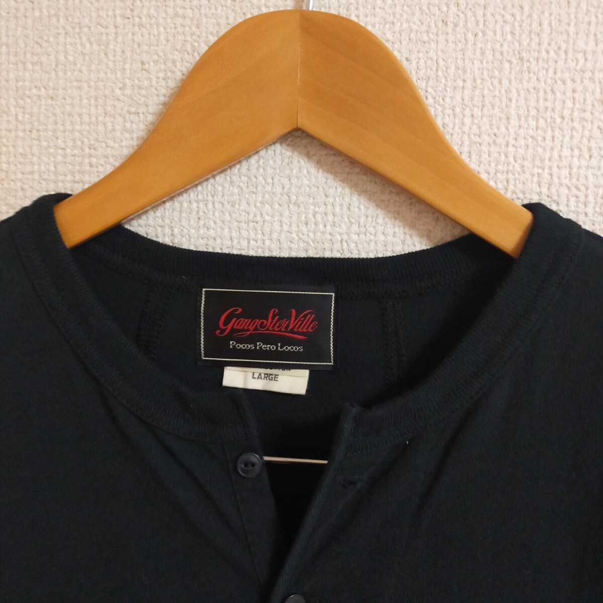 GANGSTERVILLE ギャングスタービル GSV-22-SS-29 ヘンリーネック ポケット 半袖 Tシャツ RIPTIDE CLUB GLADHAND グラッドハンド L ブラック_画像3