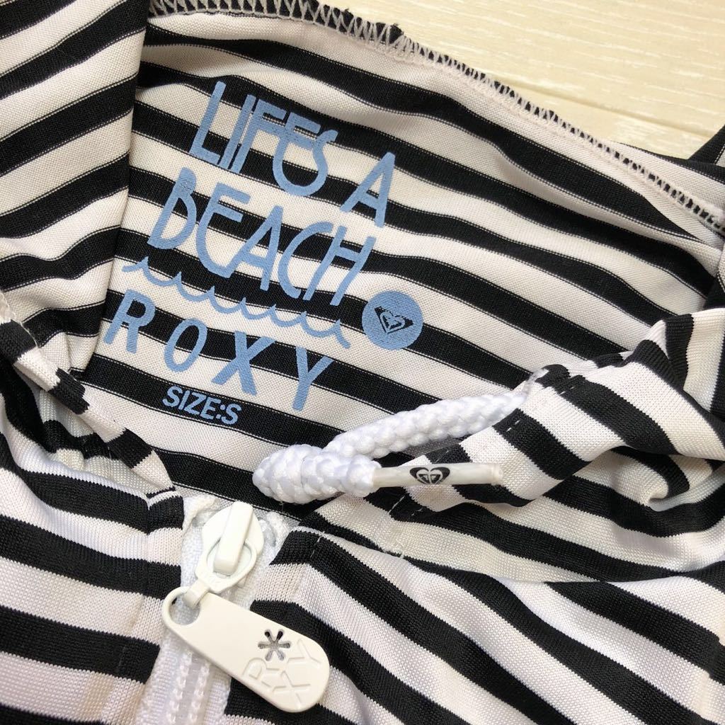 ROXY Roxy lady's Rush Guard water land both for swimsuit long sleeve with a hood . black / white border pattern size S