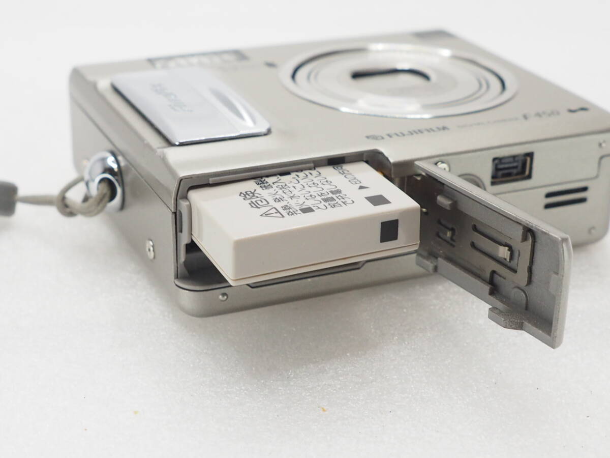 ☆実用美品☆ FUJIFILM フジフィルム FinePix F450 ☆動作OK☆＠4115 