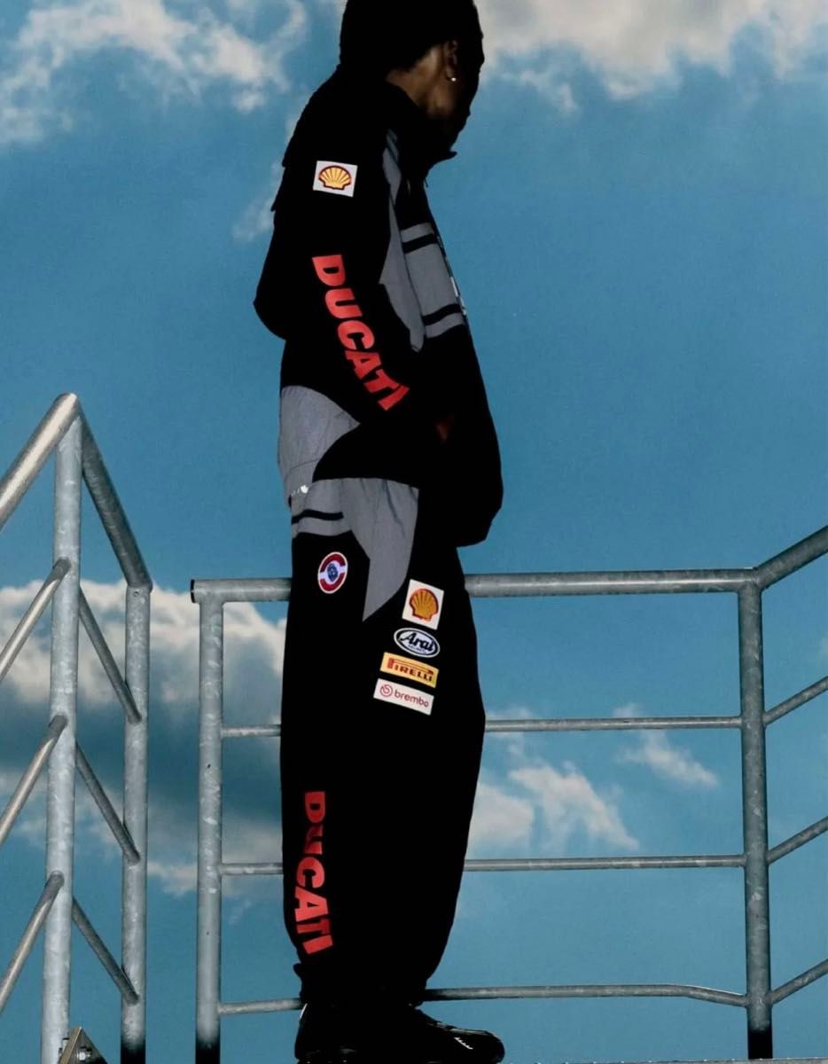新品 未使用 送料込 Supreme Ducati Track Pant Black Mサイズ 新品 未使用 送料込 Supreme Ducati Track Pant Black Mサイズ