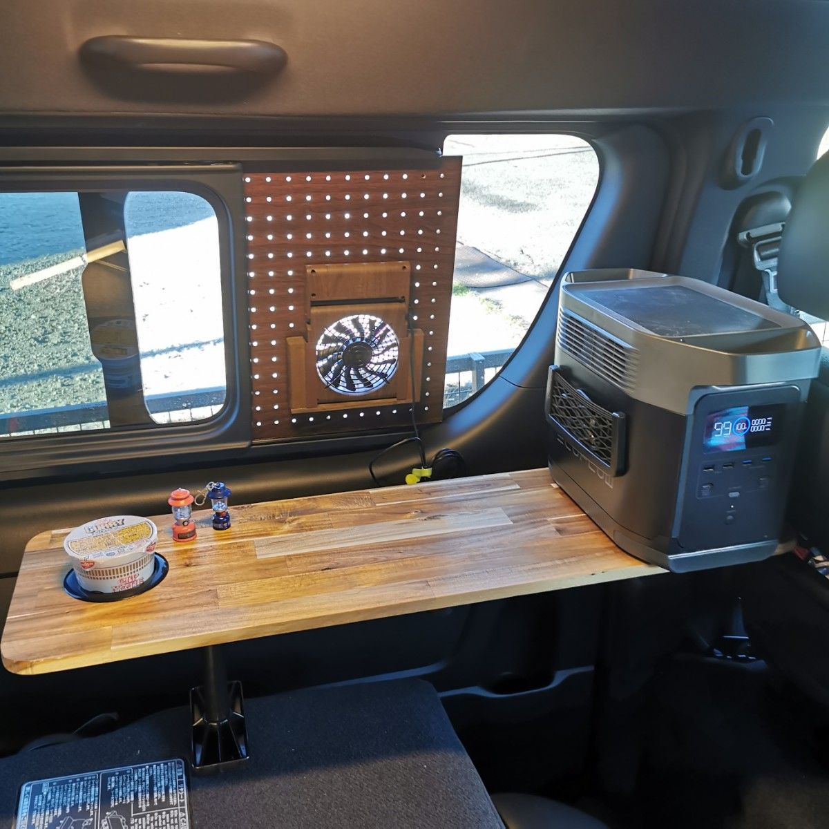 ハイエース セカンドシートテーブル サイドテーブル 車中泊 ハイエース セカンドシートテーブル サイドテーブル 車中泊