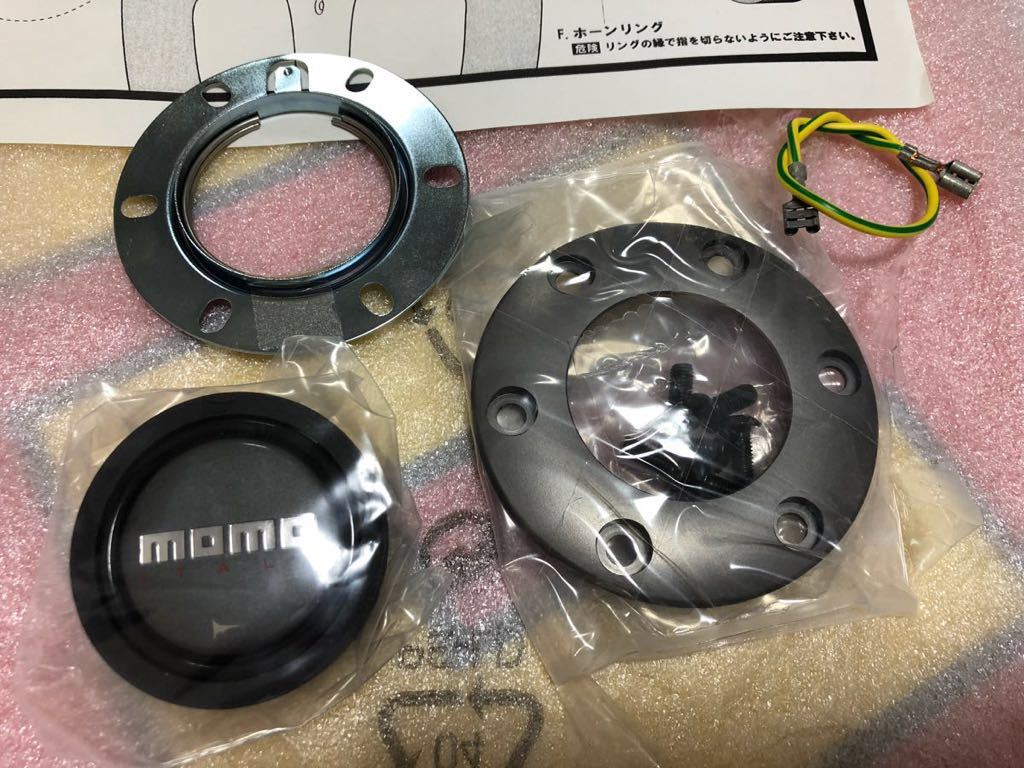 【新貨】MOMO RACE 皮革steering 方向盤 32φ32mm 桃子 花邊 原文:【新品】MOMO RACE レザー ステアリング ハンドル 32φ 32mm モモ レース