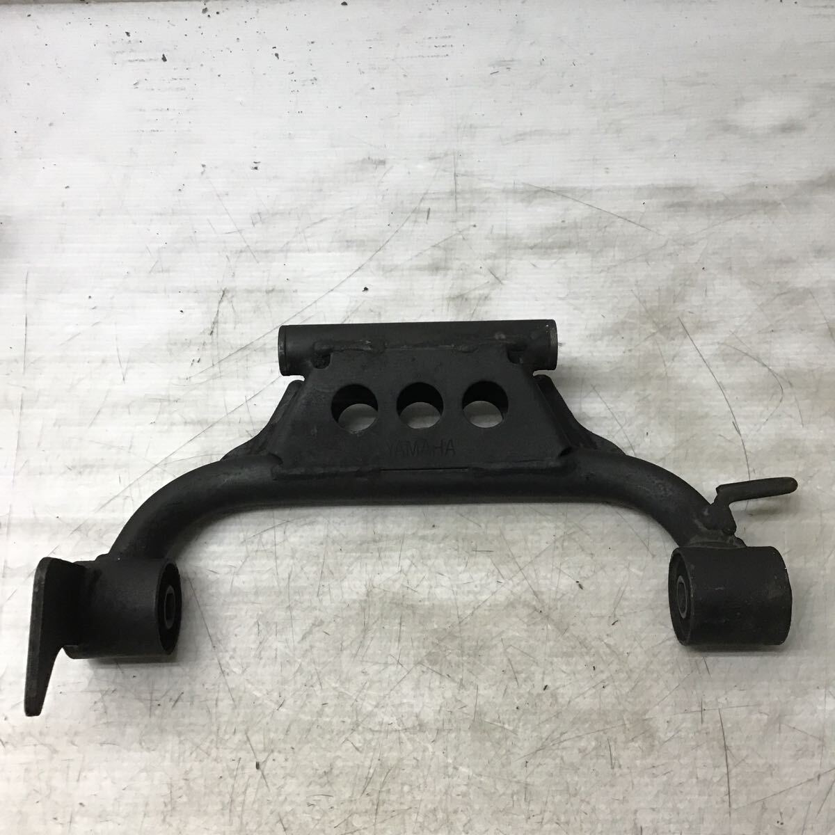 A59-21 ヤマハ ジグナスX 2型 SE44J エンジンハンガー サブハンガー 純正部品_画像7