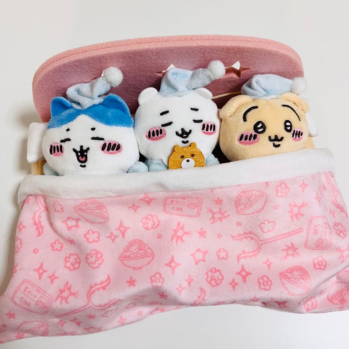 ちいかわ おやすみベッドと繋がるマスコットセット|Yahoo ちいかわ おやすみベッドと繋がるマスコットセット|Yahoo