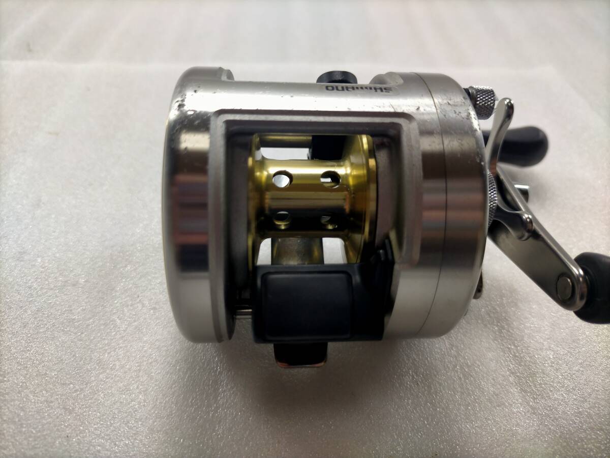 卷麥【日本製】シマノ 05 カルカッタ 200 右 日本製 SHIMANO 卷麥【日本製】シマノ 05 カルカッタ 200 右 日本製 SHIMANO