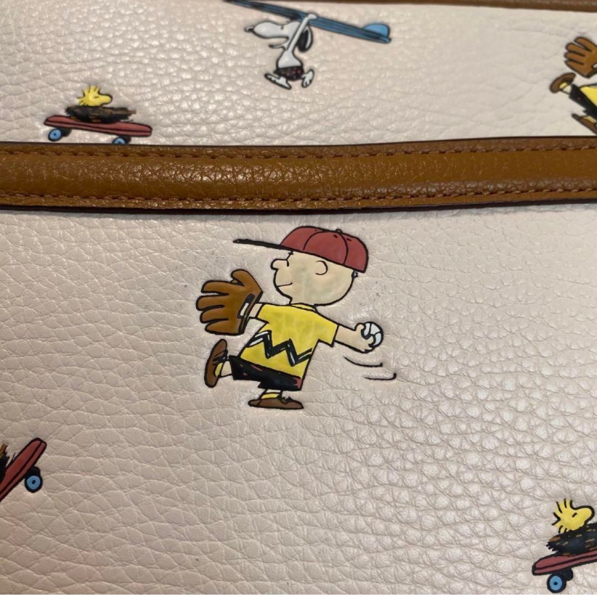 美品 COACH×PEANUTS ショルダーバッグ スヌーピー 日本限定 完売 美品 COACH×PEANUTS ショルダーバッグ スヌーピー 日本限定 完売