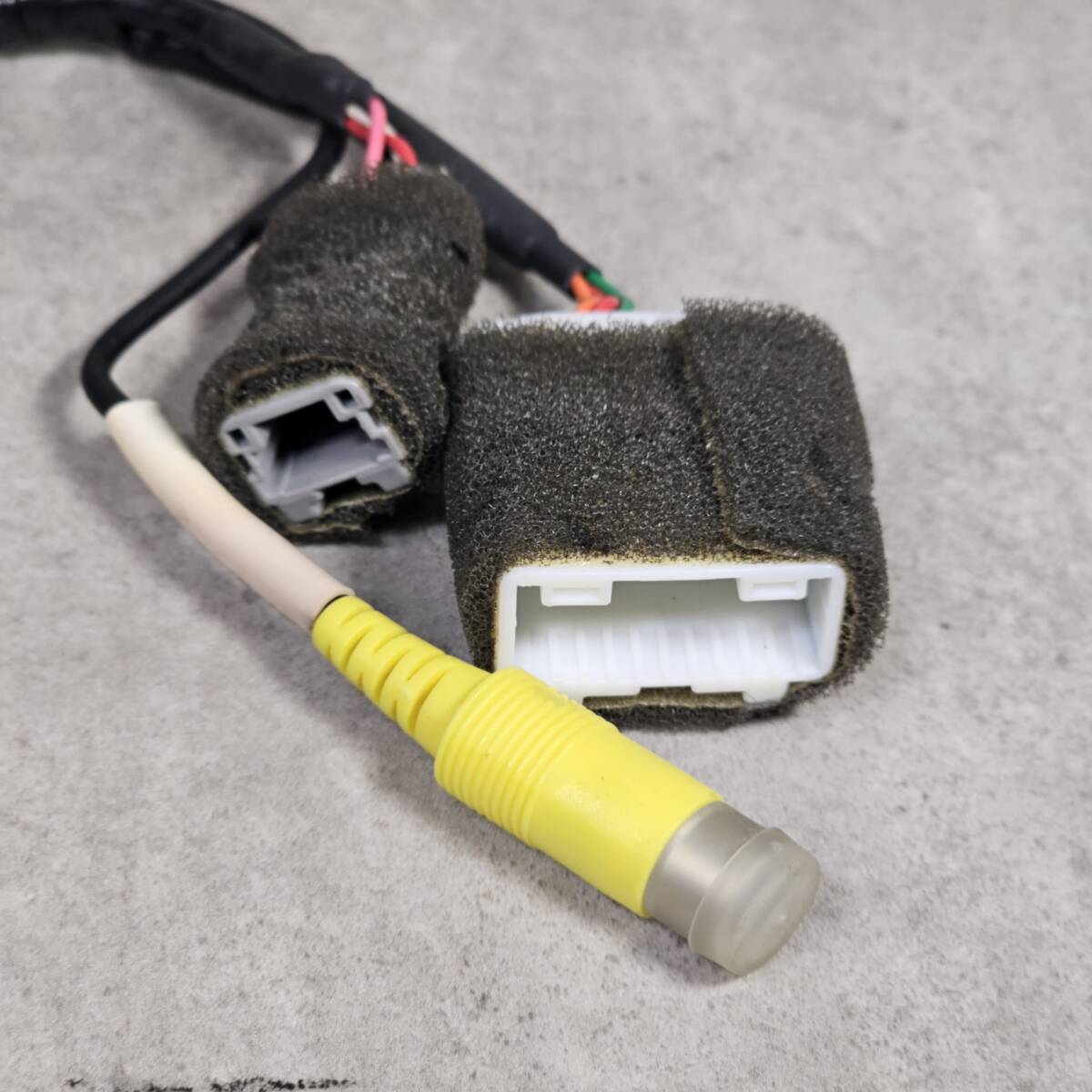 B28597 動作確認済 トヨタ純正ナビ用 ステアリングスイッチNHZN B28597 動作確認済 トヨタ純正ナビ用 ステアリングスイッチNHZN
