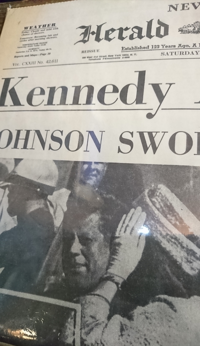 60s vintage herald tribune kennedy assassinated news paper 60s vintage herald tribune kennedy assassinated news paper