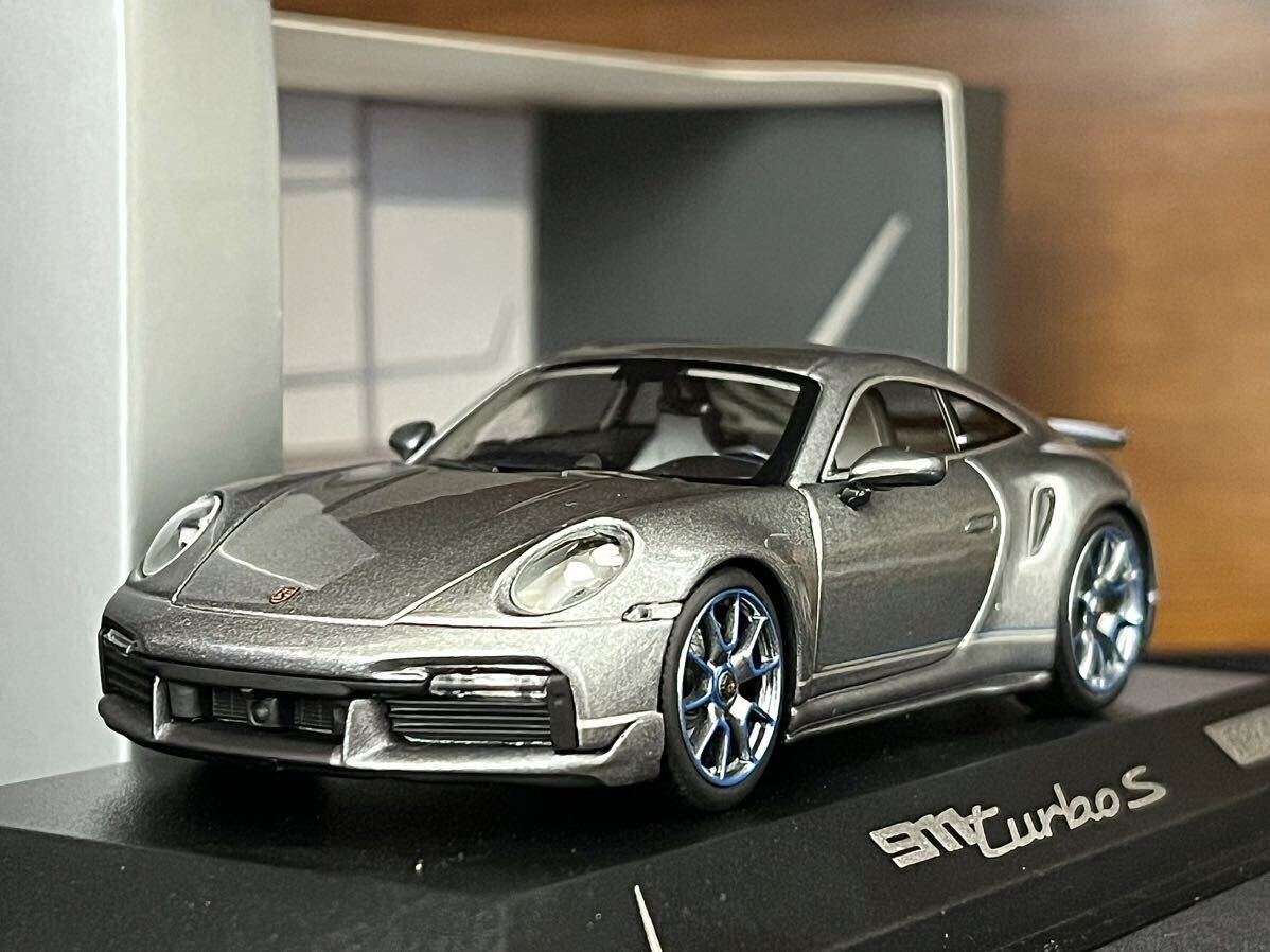 1/43 特注 ミニチャンプス ポルシェ 911(992) タルガ4S グリーン 1/43 特注 ミニチャンプス ポルシェ 911(992) タルガ4S グリーン