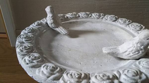 ローマンテラコッタ　ホワイト系　陶器バードフィダー　エサ入れ　丸型 ヨーロッパ風　約23XH16cm　新品未使用6*07_画像2