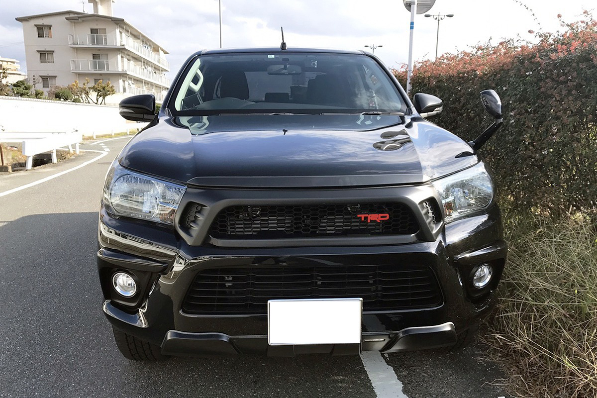 ハイラックス ヘッドライトカバー ライトスモーク ハロゲンランプ用 脱着式 アクリル製 前期X専用 TOYOTA HILUX GUN125 社外品_社外品ですがクオリティは良好です