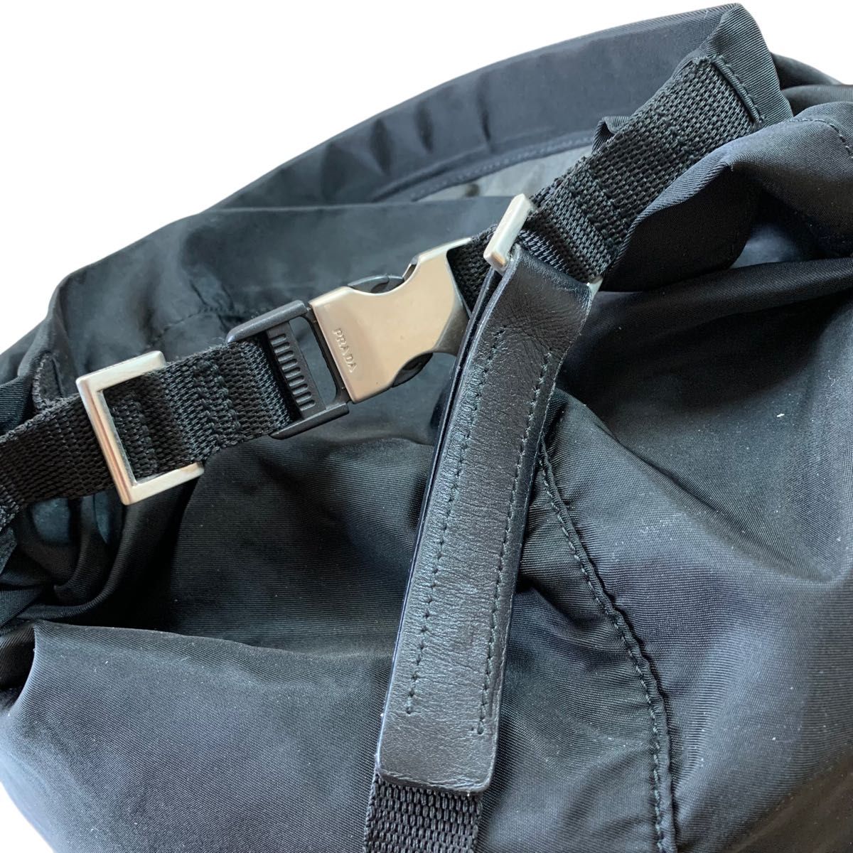 希少 廃盤商品 PRADA プラダ ショルダーバッグ ボンサック 希少 廃盤商品 PRADA プラダ ショルダーバッグ ボンサック