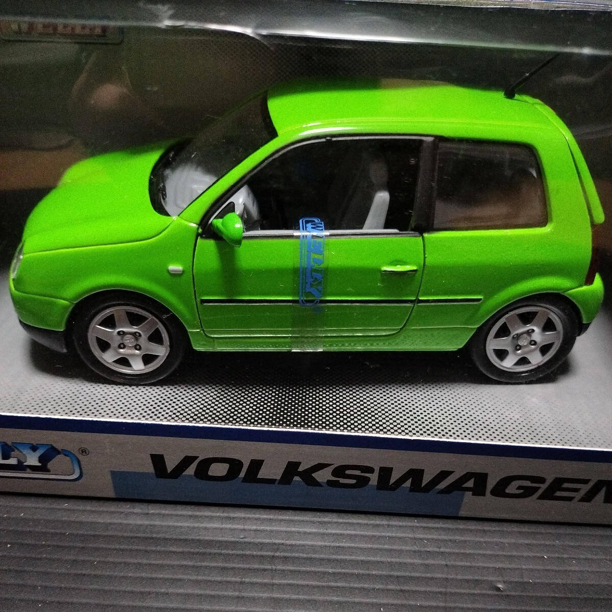 WELLY「1/24 フォルクスワーゲン LUPO」ミニカー ルポ グリーン WELLY「1/24 フォルクスワーゲン LUPO」ミニカー ルポ グリーン
