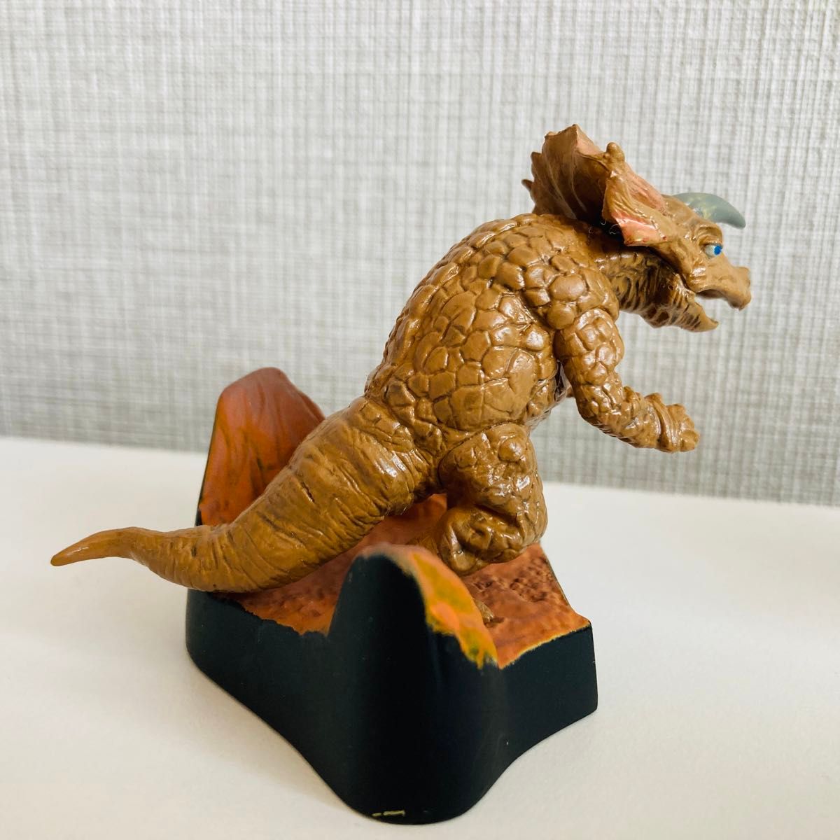 ウルトラ怪獣名鑑 ギエロン星獣 アギラ アロン|Yahoo!フリマ ウルトラ怪獣名鑑 ギエロン星獣 アギラ アロン|Yahoo!フリマ