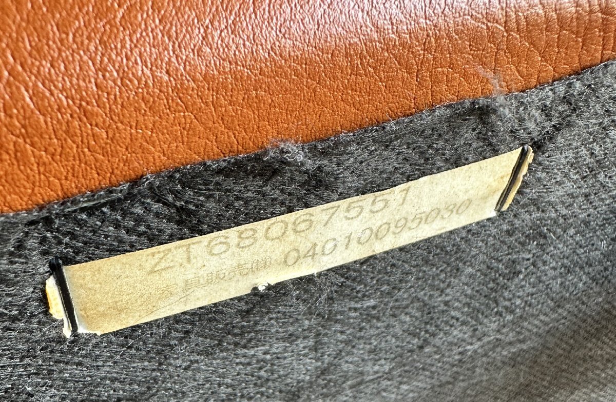 used karimoku カリモク ZT68 本革 オットマン スツール 足置き used karimoku カリモク ZT68 本革 オットマン スツール 足置き