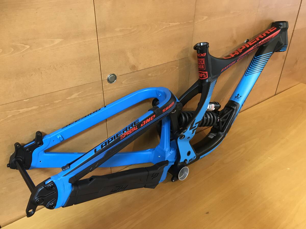 Yahoo!オークション - LAPIERRE (ラピエール) DH TEAM S 27.5 Yahoo!オークション - LAPIERRE (ラピエール) DH TEAM S 27.5