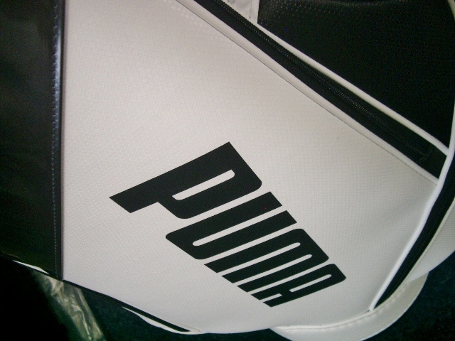未使用PUMA プーマアクティブ・モデル取っ手付合皮レザー白黒 未使用PUMA プーマアクティブ・モデル取っ手付合皮レザー白黒