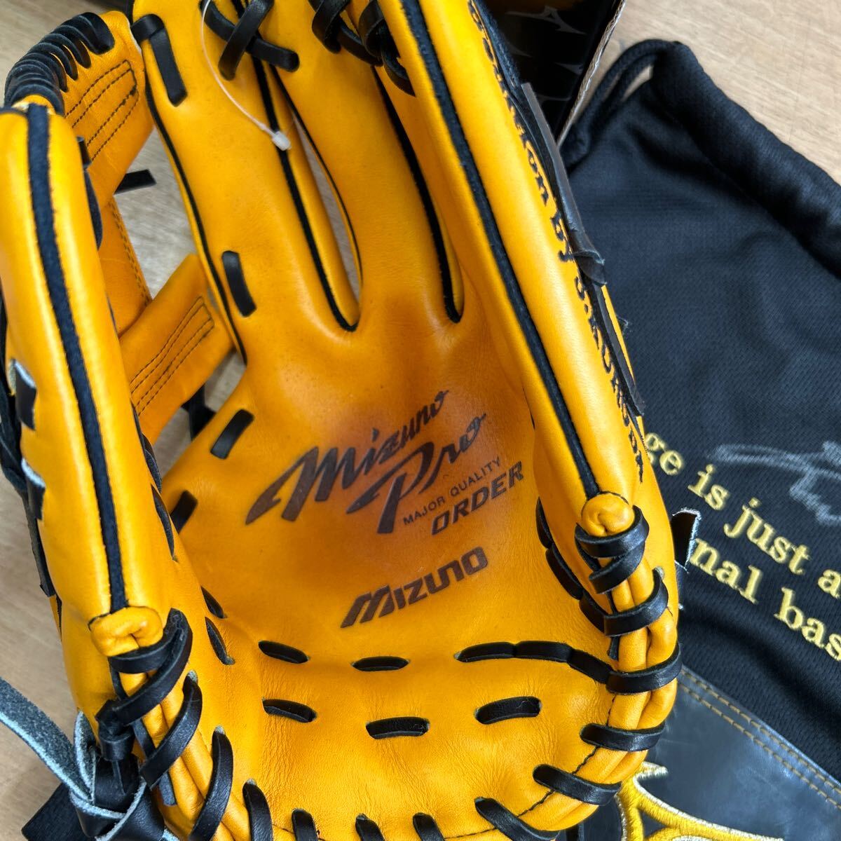 10132円 直筆サイン付 MIZUNO × KURODA ミズノ×コブクロ黒田氏 10132円 直筆サイン付 MIZUNO × KURODA ミズノ×コブクロ黒田氏