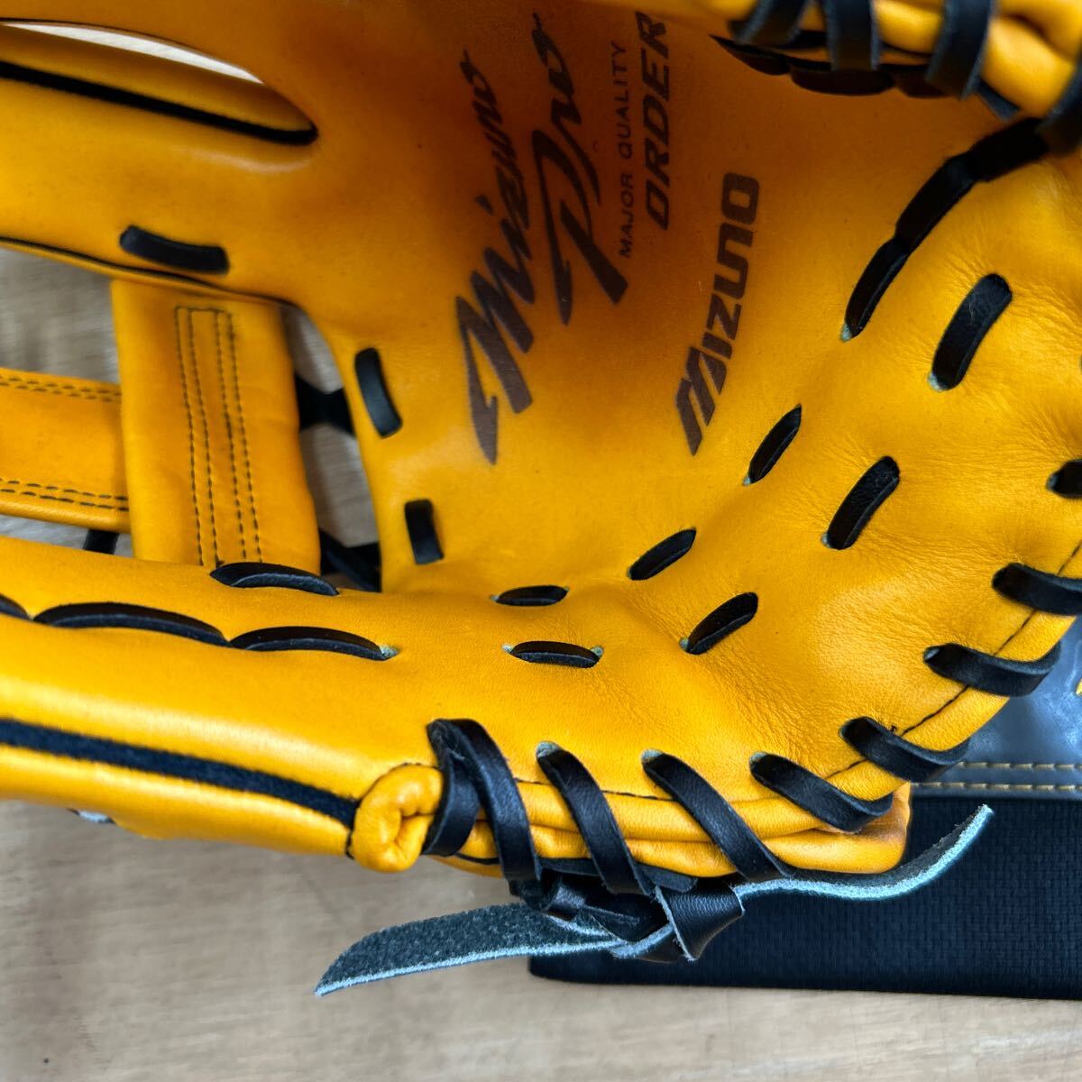Yahoo!オークション - 直筆サイン付 MIZUNO × KURODA ミズノ Yahoo!オークション - 直筆サイン付 MIZUNO × KURODA ミズノ