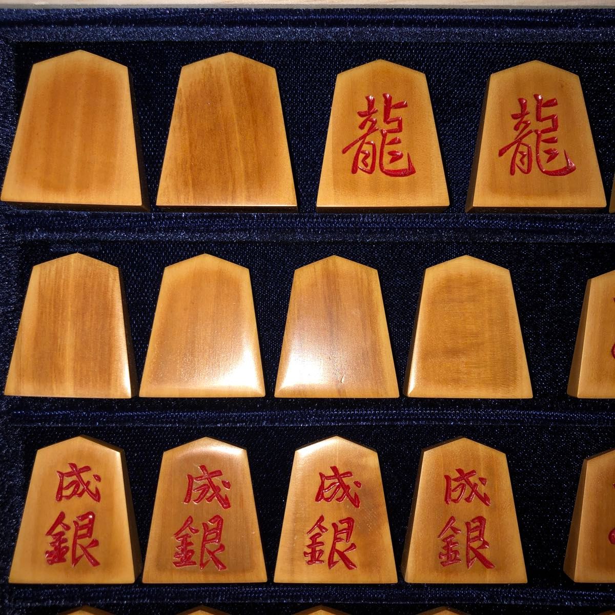 ☆ビンテージ☆一舟作・上彫・黄楊将棋駒・本砥ぎ仕上 ☆ビンテージ☆一舟作・上彫・黄楊将棋駒・本砥ぎ仕上