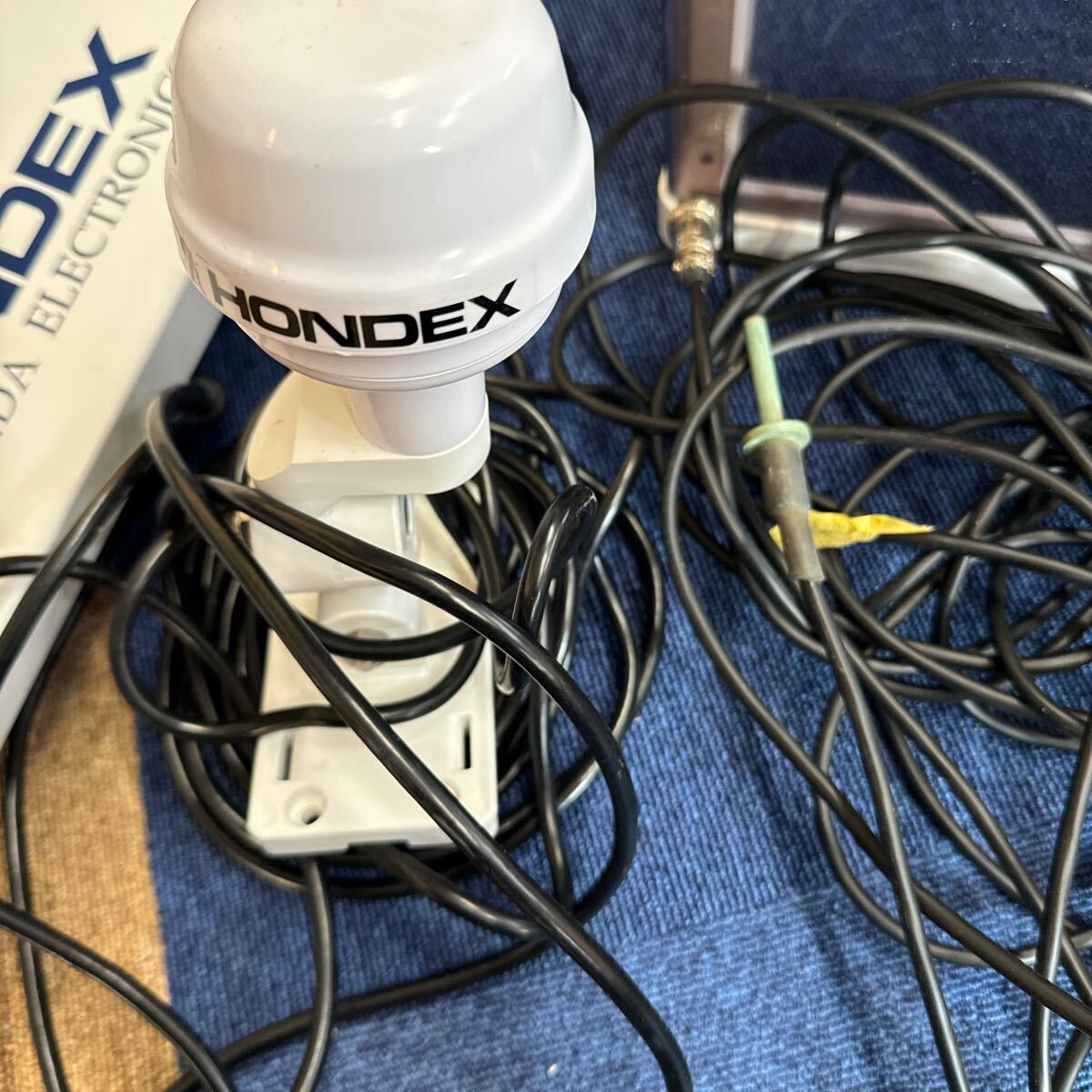 HONDEX 魚群探知機 GPS 2ステーション モニター付き水温センサー HONDEX 魚群探知機 GPS 2ステーション モニター付き水温センサー