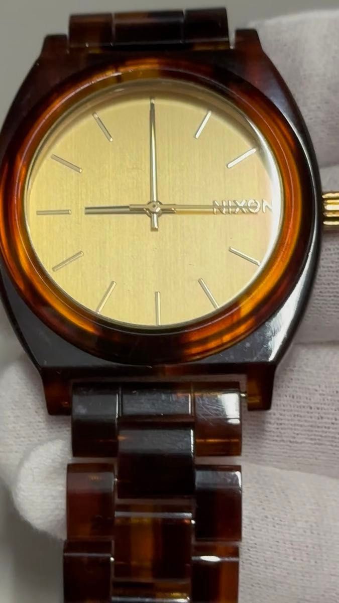 Nixon 鼈甲デザイン　ゴールドカラー　おしゃれ腕時計　美品！