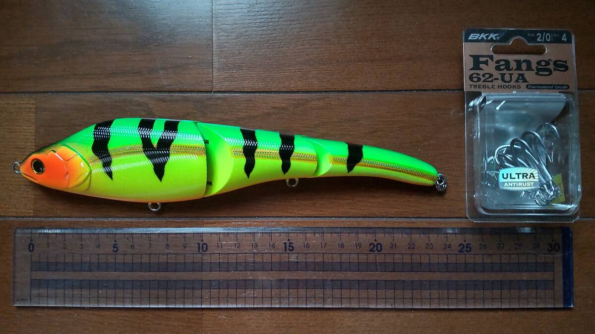 最新な 未使用 希少品 Berkley Magic Swimmer 9" (228.6mm) Fire Tiger Gold マジックスイマー ミノー