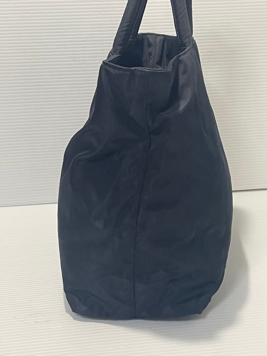 極上美品 PRADA プラダ ナイロン トートバッグゴールド三角 極上美品 PRADA プラダ ナイロン トートバッグゴールド三角