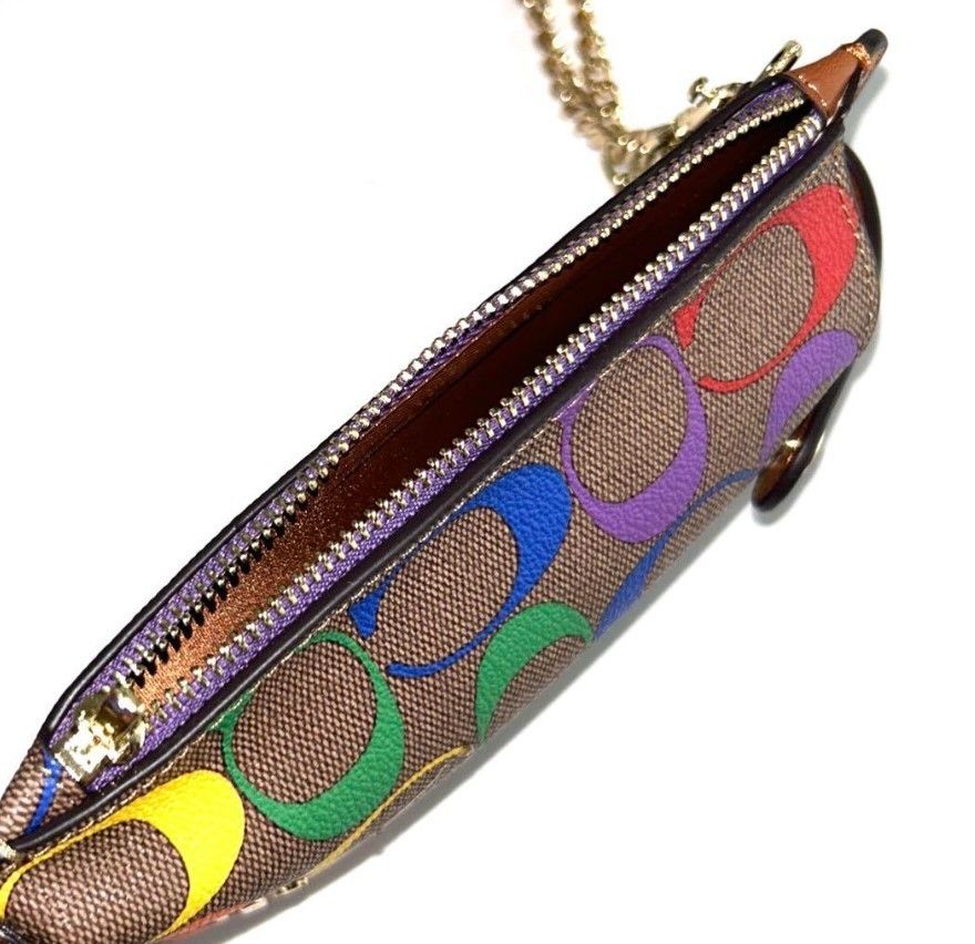 マ*コ様 #606 COACH レインボー シグネチャー スマホウォレット COACH スマホショルダー シグネチャークロスボディ レインボー