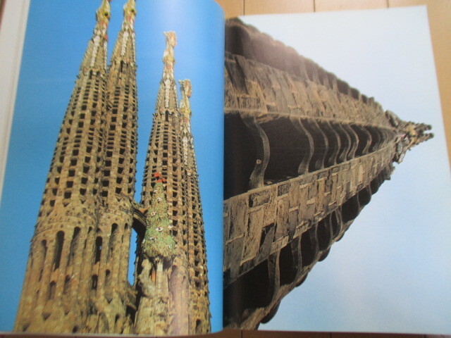 THE CHURCH OF THE SAGRADA FAMILIA」 ISIDRE PUIG I BOADA 1988年 Tyger Press PBFA サグラダ・ファミリア教会 ガウディ 洋書 - 建築工学 - 建築工学 THE CHURCH OF THE SAGRADA FAMILIA」 ISIDRE PUIG I BOADA 1988年 Tyger Press PBFA サグラダ・ファミリア教会 ガウディ 洋書 - 建築工学 - 建築工学