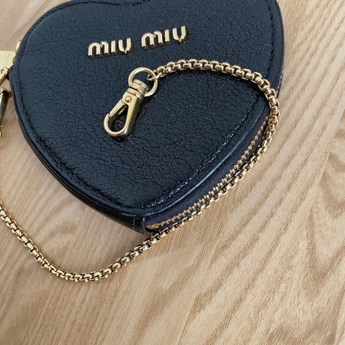 美品 miumiuミュウミュウ ハートコインケース 小銭入れ キー 美品 miumiuミュウミュウ ハートコインケース 小銭入れ キー