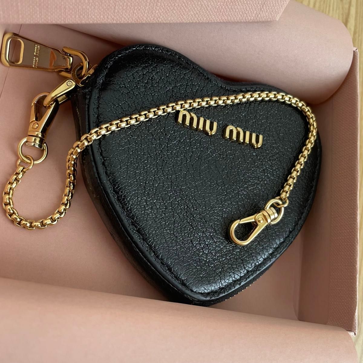 美品 miumiuミュウミュウ ハートコインケース 小銭入れ キー 美品 miumiuミュウミュウ ハートコインケース 小銭入れ キー