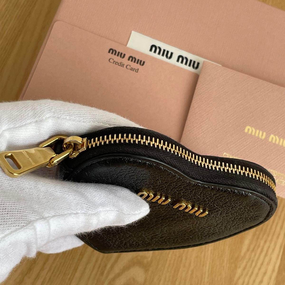 美品 miumiuミュウミュウ ハートコインケース 小銭入れ キー 美品 miumiuミュウミュウ ハートコインケース 小銭入れ キー