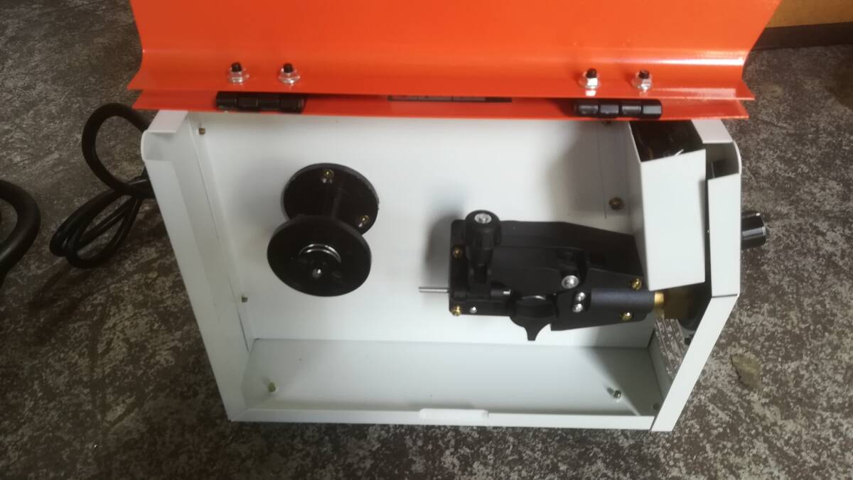 ほぼ新品_半自動溶接機_HITBOX MT2000Ⅱ(185A/ノンガスMIG/ガス ほぼ新品_半自動溶接機_HITBOX MT2000Ⅱ(185A/ノンガスMIG/ガス