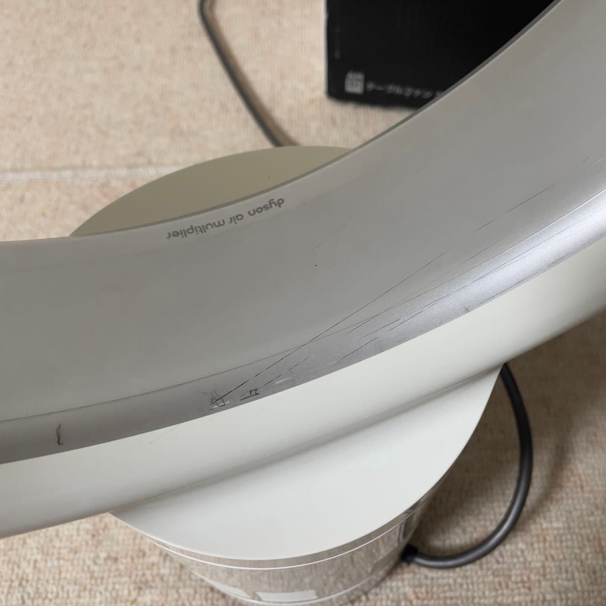 ダイソン AM01 テーブルファン 30cm稼働品 2012年製 元箱付き ダイソン AM01 テーブルファン 30cm稼働品 2012年製 元箱付き