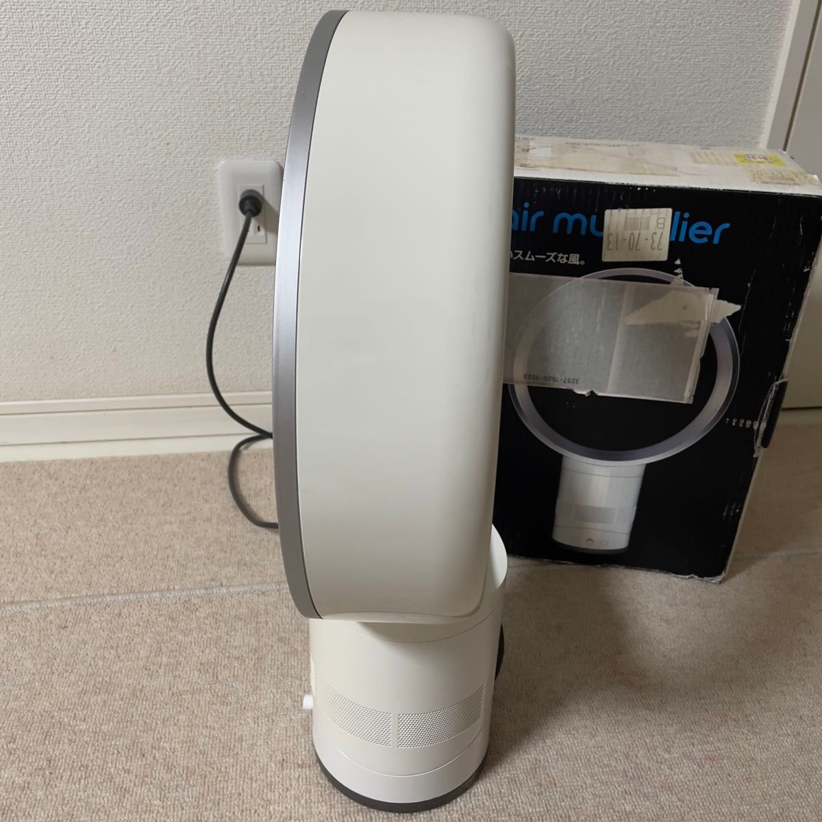 ダイソン AM01 テーブルファン 30cm稼働品 2012年製 元箱付き ダイソン AM01 テーブルファン 30cm稼働品 2012年製 元箱付き
