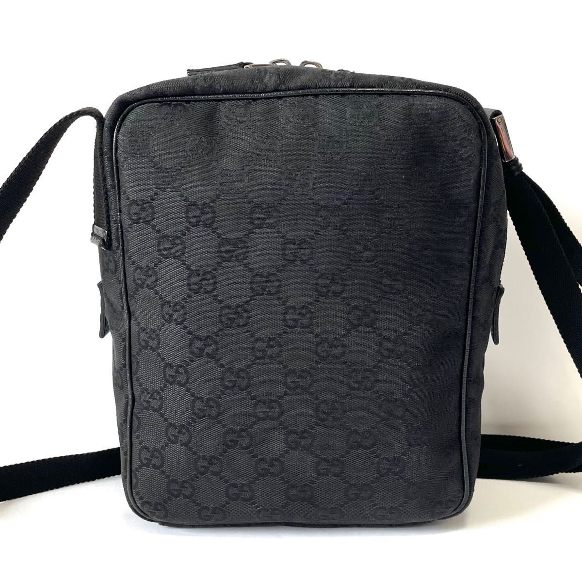 良品】GUCCI グッチ ショルダーバッグ GGキャンバス×レザー 黒 良品】GUCCI グッチ ショルダーバッグ GGキャンバス×レザー 黒