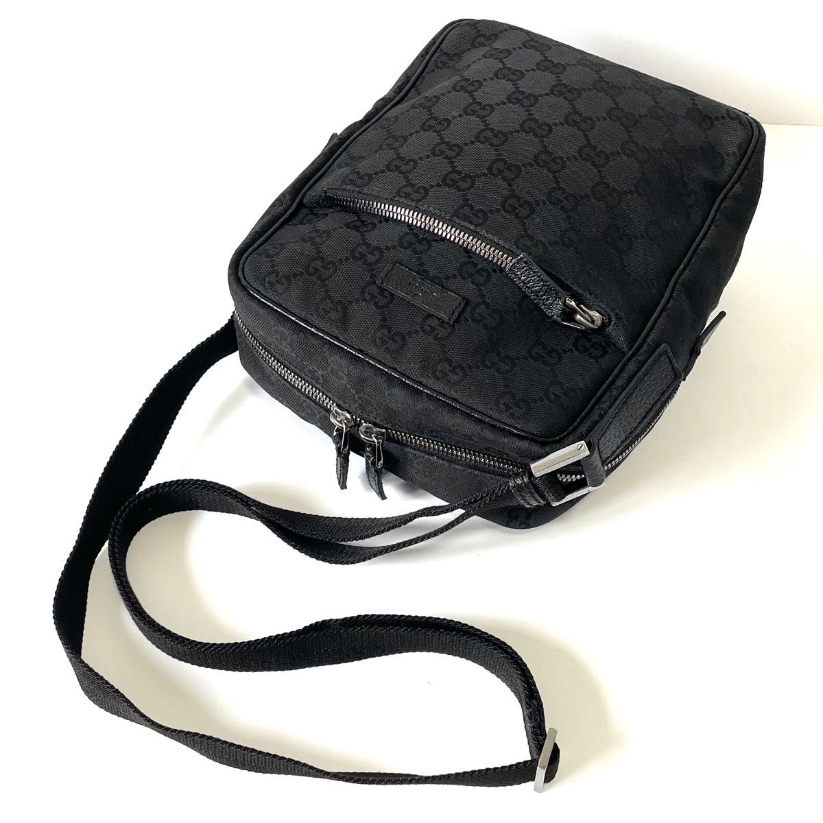 良品】GUCCI グッチ ショルダーバッグ GGキャンバス×レザー 黒 良品】GUCCI グッチ ショルダーバッグ GGキャンバス×レザー 黒