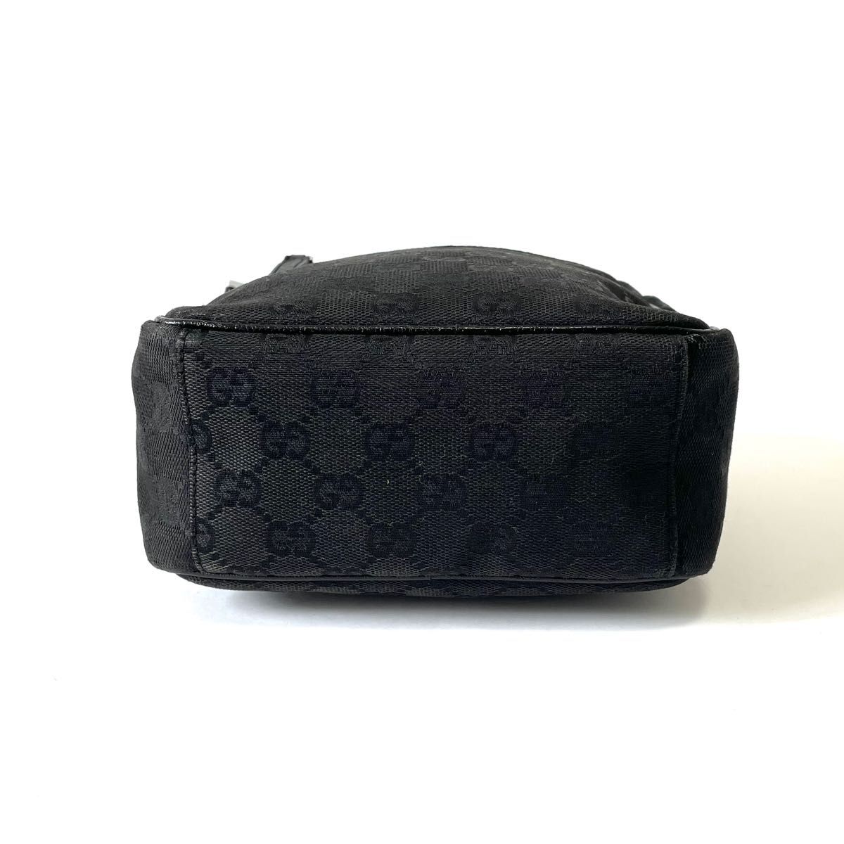 良品】GUCCI グッチ ショルダーバッグ GGキャンバス×レザー 黒 良品】GUCCI グッチ ショルダーバッグ GGキャンバス×レザー 黒