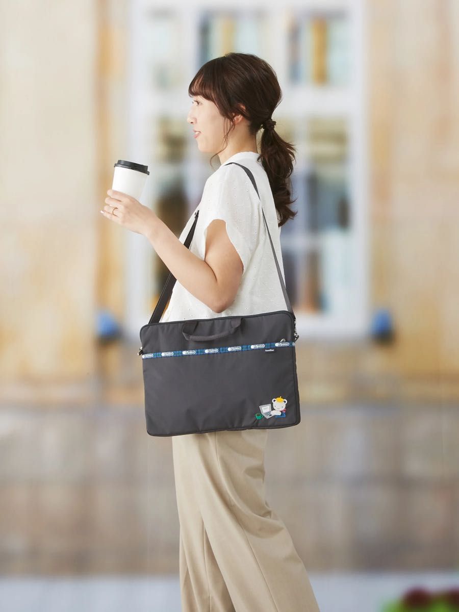 新品 LeSportsac × familiar PCケース パソコンケース レスポ 新品 LeSportsac × familiar PCケース パソコンケース レスポ