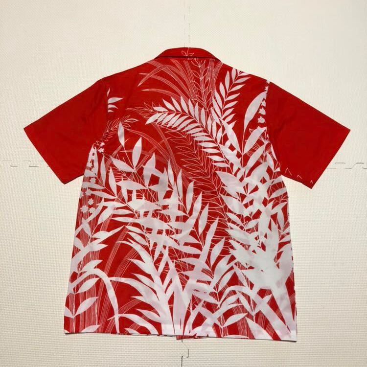 MALIHINI マリヒニ ハワイ製 包みボタン 半袖シャツ アロハシャツ ガラシャツ M 赤 花 葉_画像2