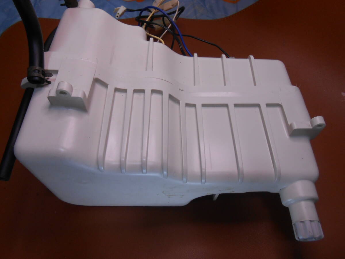 Yahoo!オークション - INAX DT-4813 温水タンクユニット LIXIL Yahoo!オークション - INAX DT-4813 温水タンクユニット LIXIL